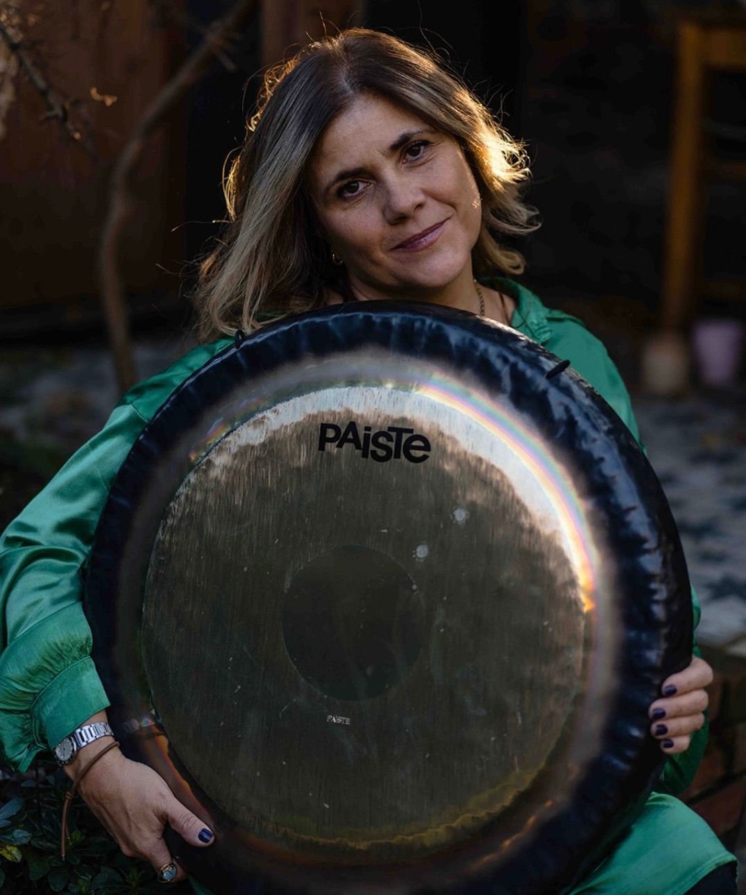 Ana Paola Roveda: quando o som se torna caminho para o equilíbrio emocional
