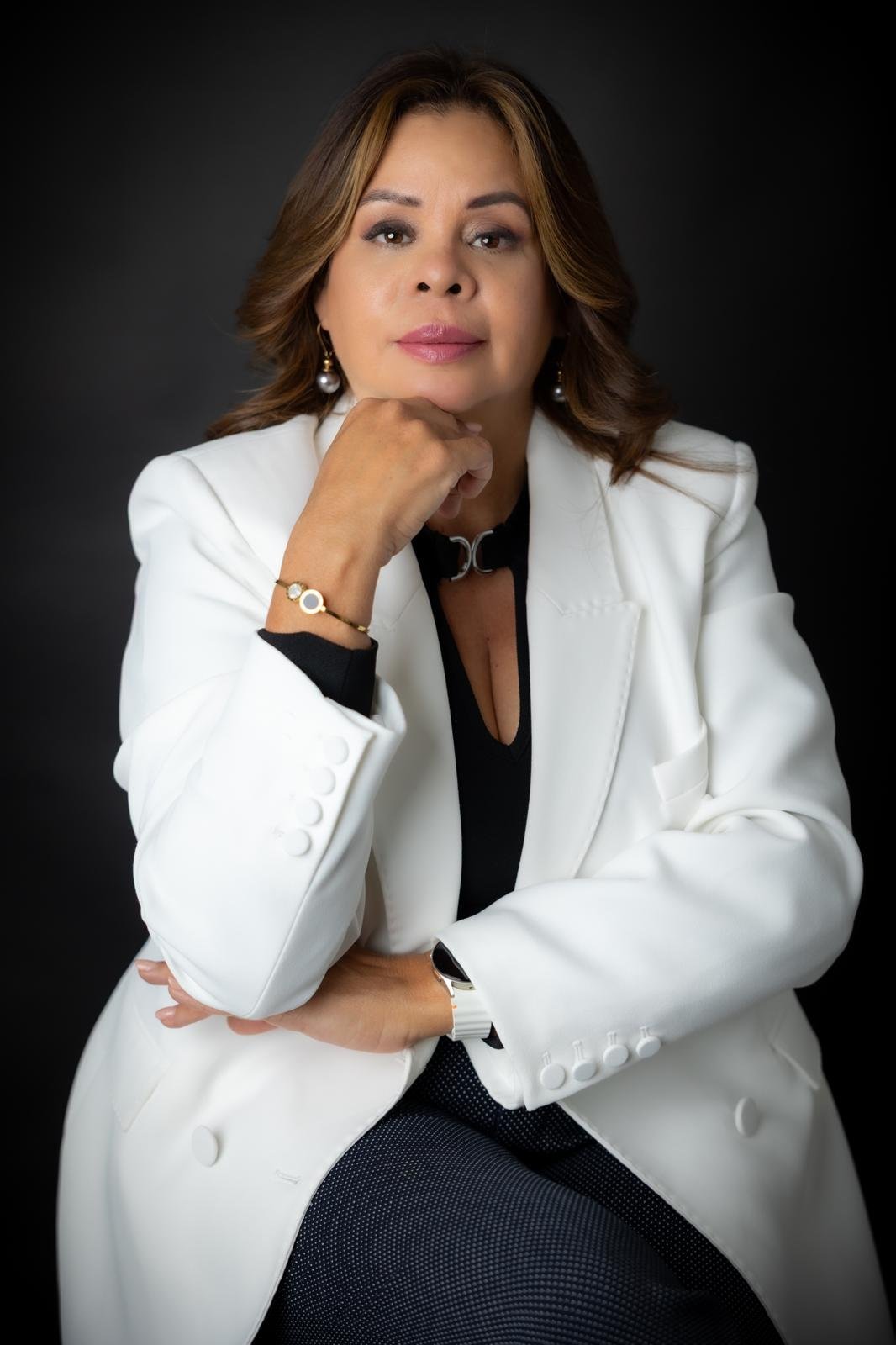 A Alquimia da Superação: Mairim Sanguino e a Reconstrução da Identidade Feminina através do Empreendedorismo Global