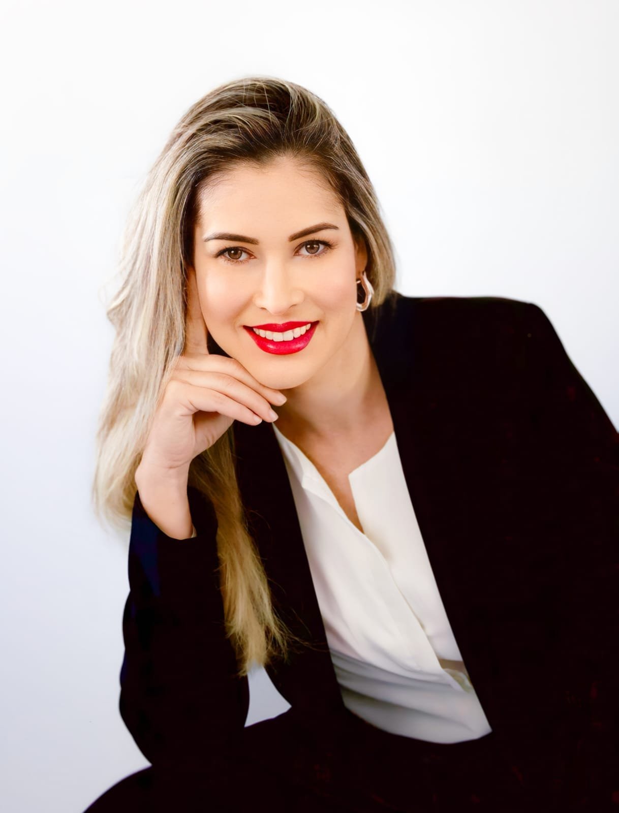 A Estética do Recomeço: Cleia Couto e a Arte de Redesenhar a Autoestima Através do Posicionamento e da Beleza Coreana