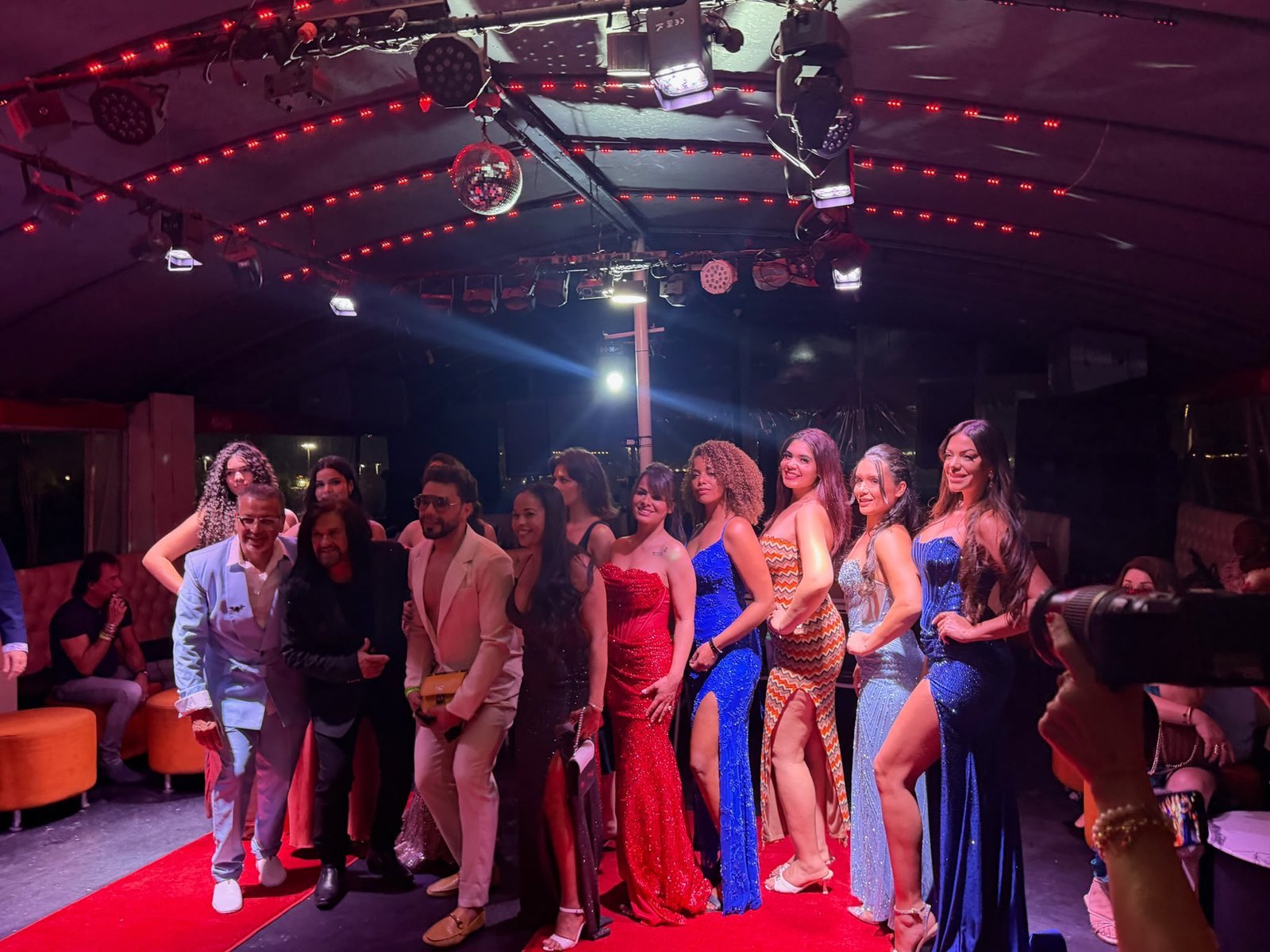 Brazilian Times reúne a Princesa Magalie Jean Michel Kpolidji de Allada, celebridades e candidatas ao Miss Brasil USA em noite de gala a bordo do iate Boss Lady, no Rio Hudson, em Nova York